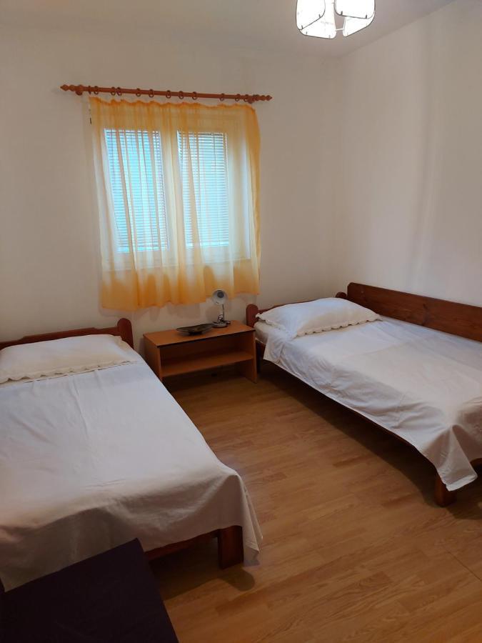 Apartmani Tatjana โอครูกกอร์นญี ภายนอก รูปภาพ
