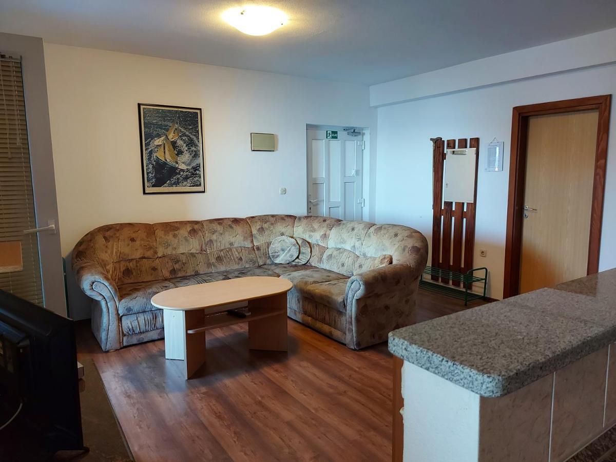 Apartmani Tatjana โอครูกกอร์นญี ภายนอก รูปภาพ