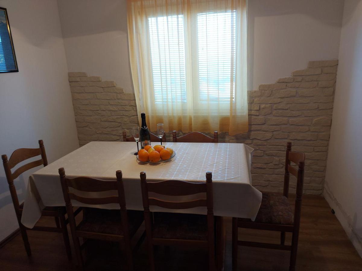 Apartmani Tatjana โอครูกกอร์นญี ภายนอก รูปภาพ