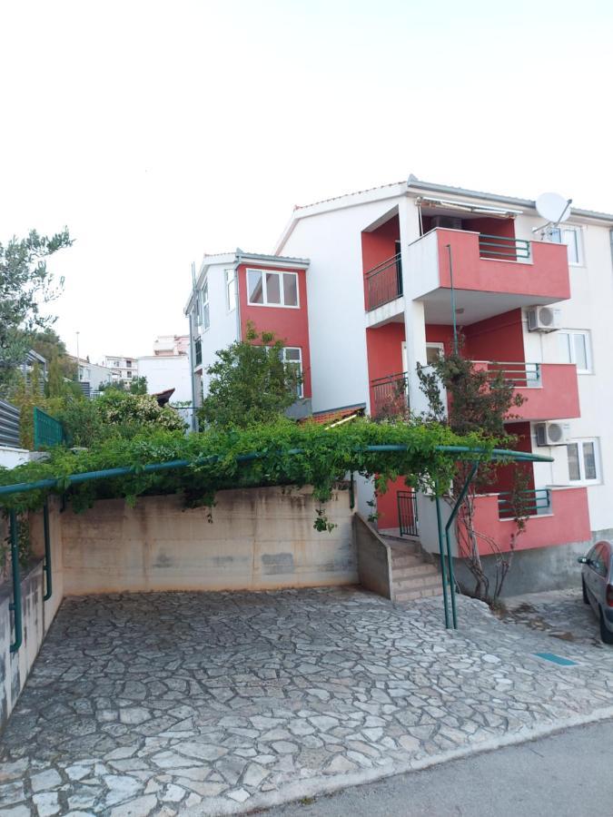 Apartmani Tatjana โอครูกกอร์นญี ภายนอก รูปภาพ